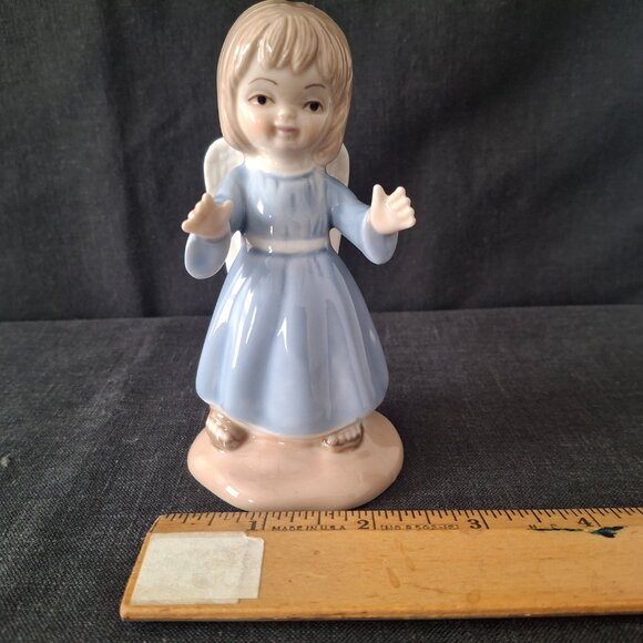 Vintage Ceramic Angel Figurine Porcelana de Cuernavaca Mexico - Picture 5 of 7